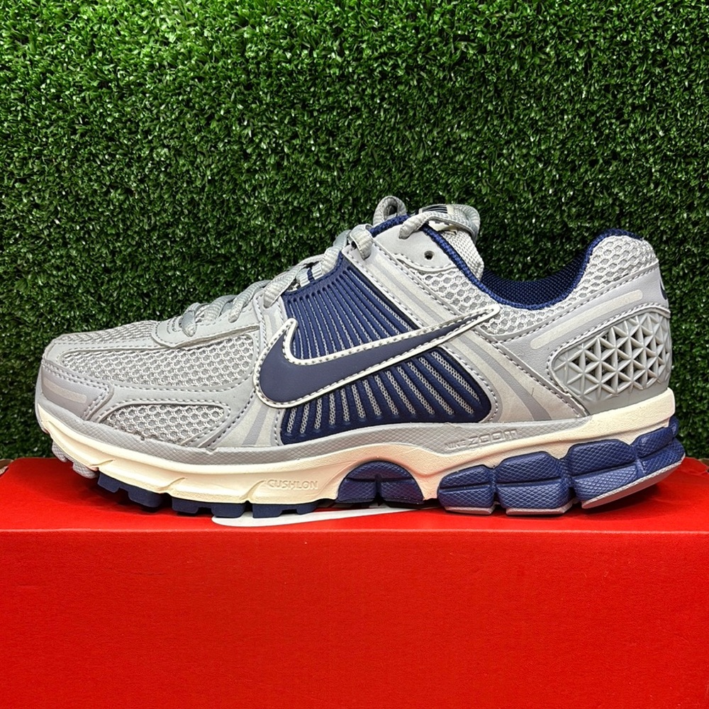 Nike Gray and Blue Athletic Shoes with Stability and Cushioning